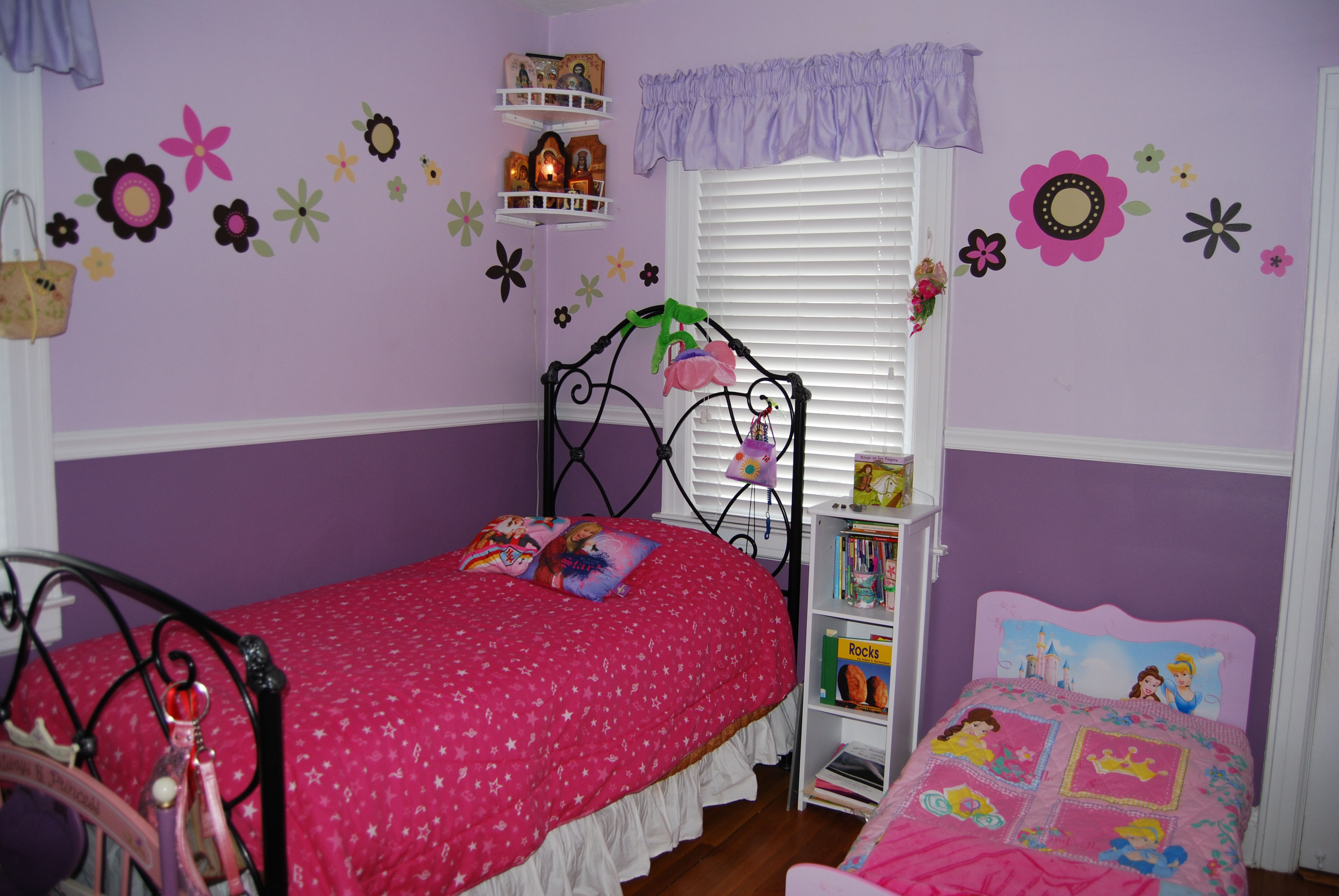 Inexpensive way to update your child's bedroom!